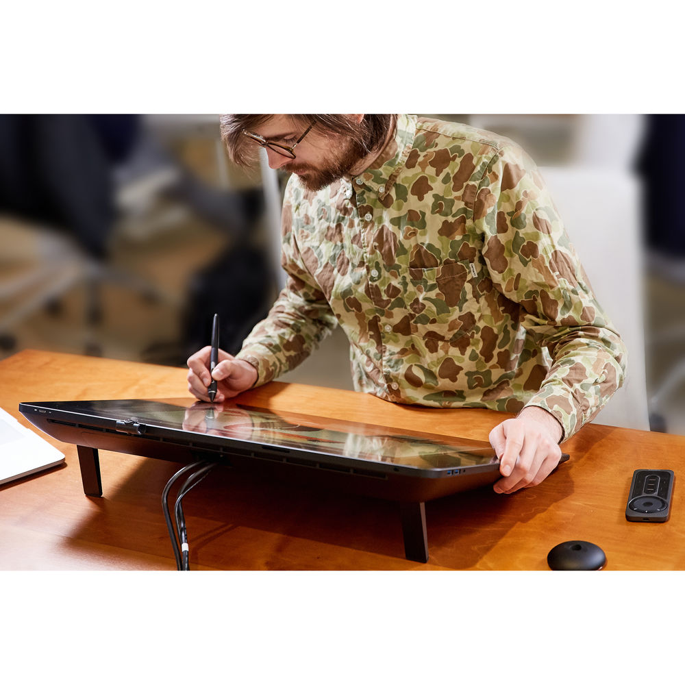 Wacom Cintiq Pro Grafik Tablet 24 INCH TOUCH (DTH-2420)
