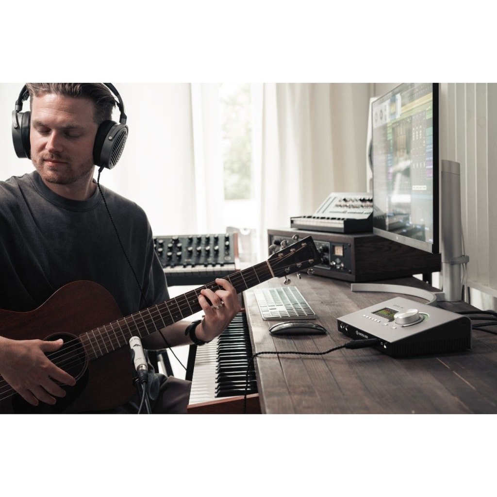 Universal Audio Apollo x4 | Gen 2 - Essential+