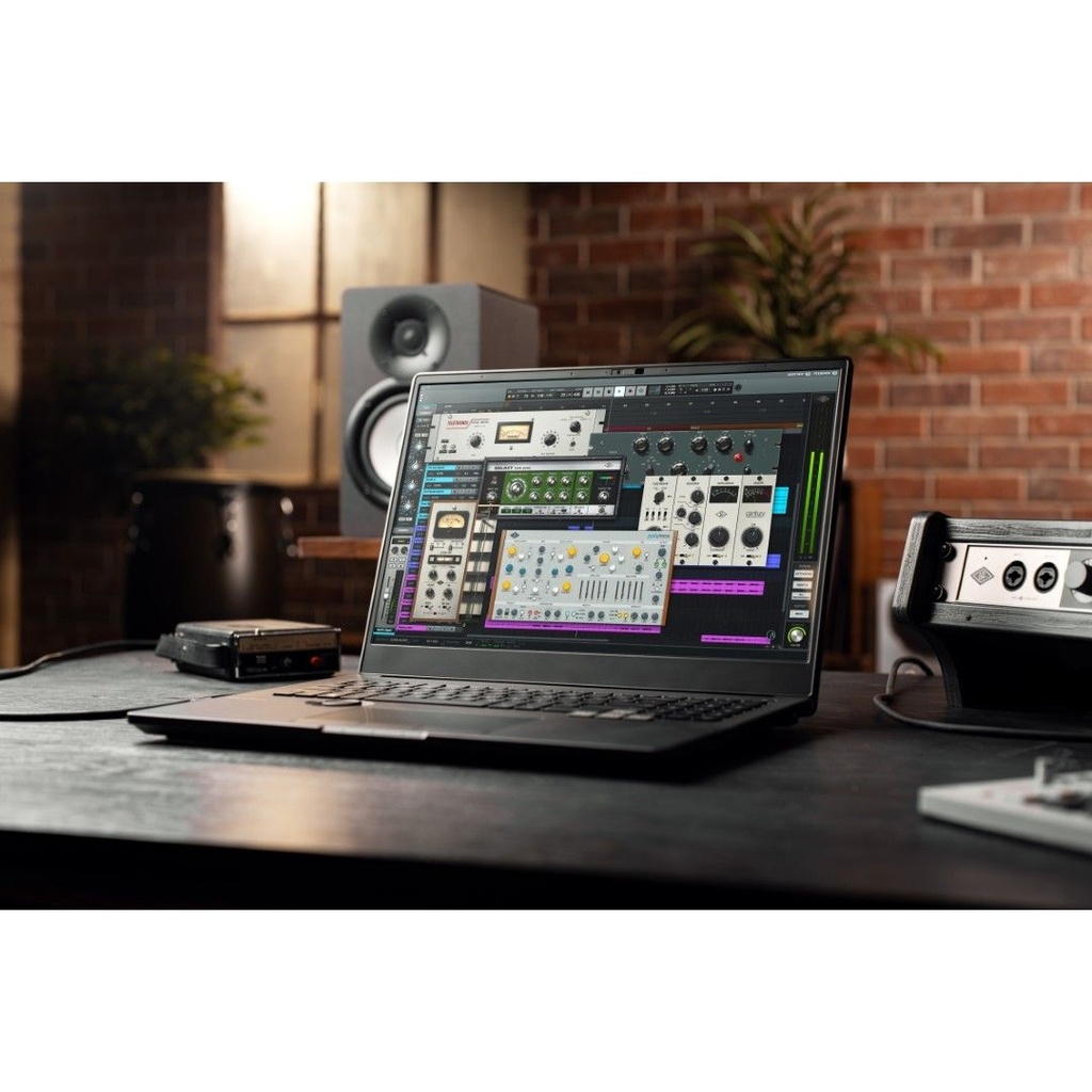 Universal Audio Volt  876 USB Kayıt Stüdyosu