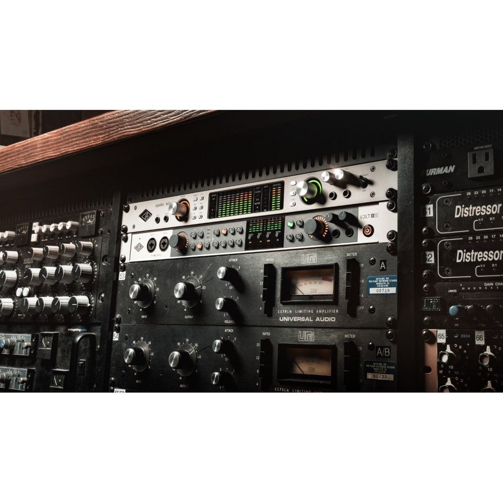 Universal Audio Volt  876 USB Kayıt Stüdyosu