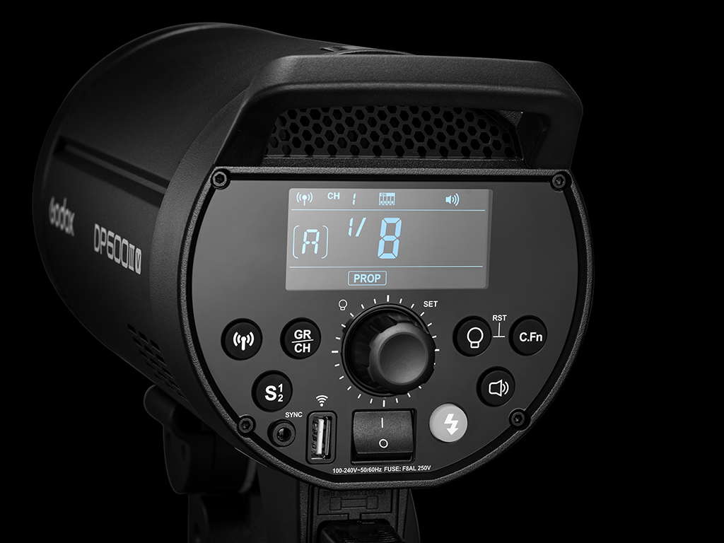 DP600 III V 600W Paraflaş (LED Model Lambalı)