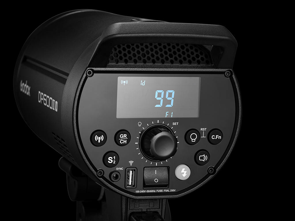 DP800 III V 800W Paraflaş (LED Model Lambalı)