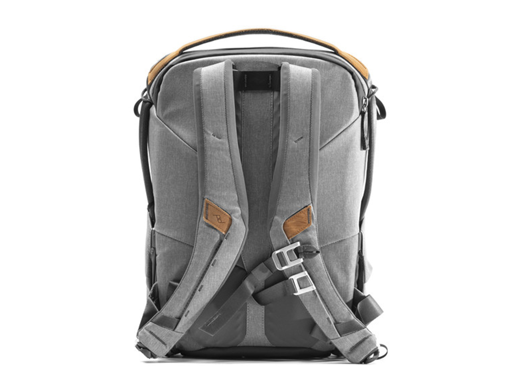 20L v2 Gri Sırt Çantası