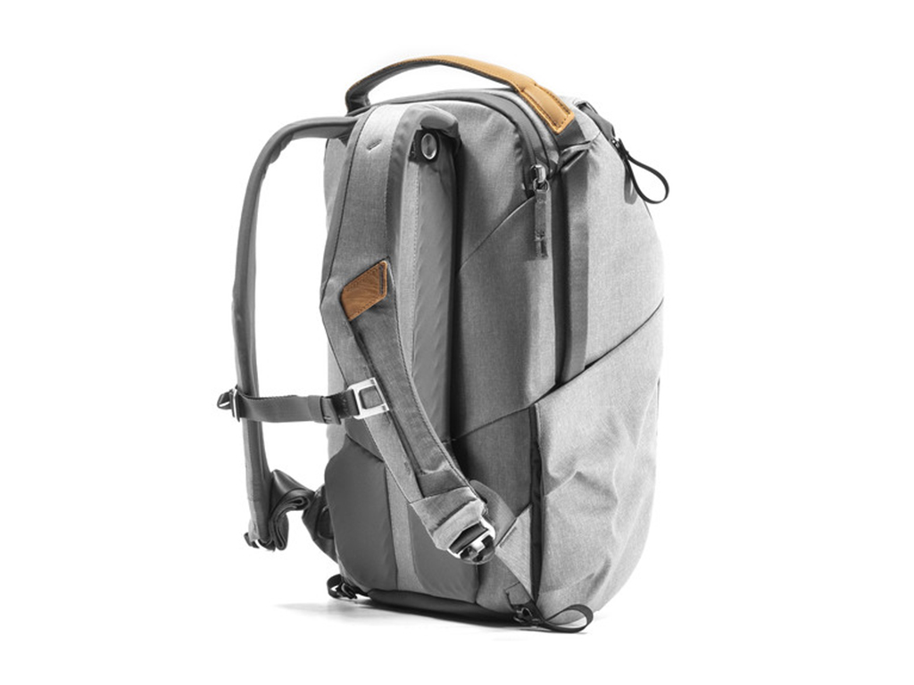 20L v2 Gri Sırt Çantası