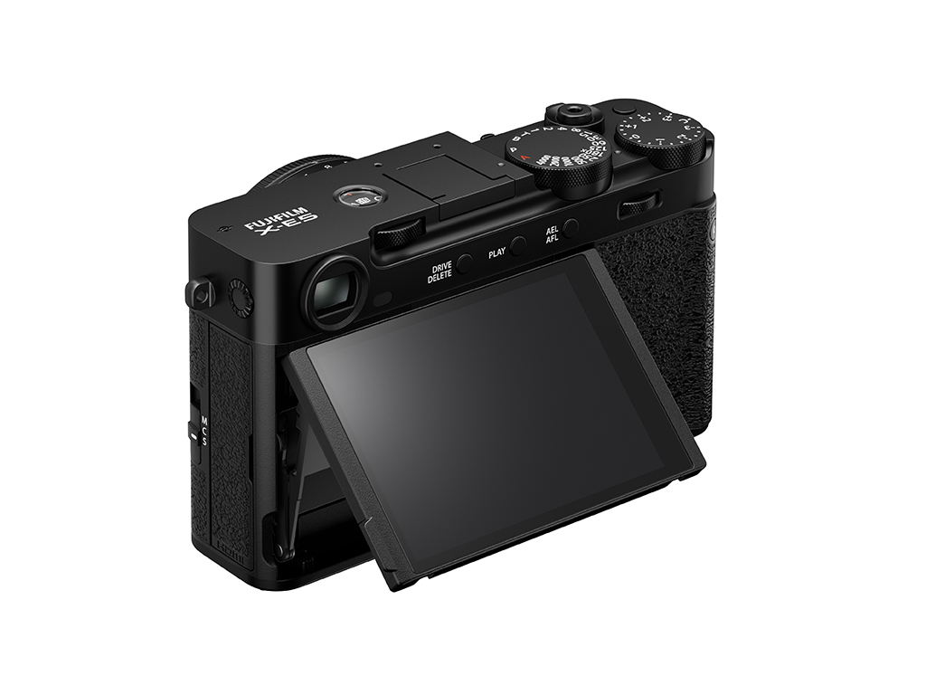X-E5 Siyah + XC13-33mm Kit