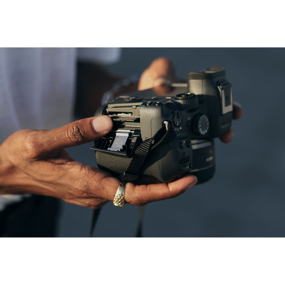 Canon EOS R7 RF-S 18-150mm IS STM Lens Kit Aynasız Fotoğraf Makinesi