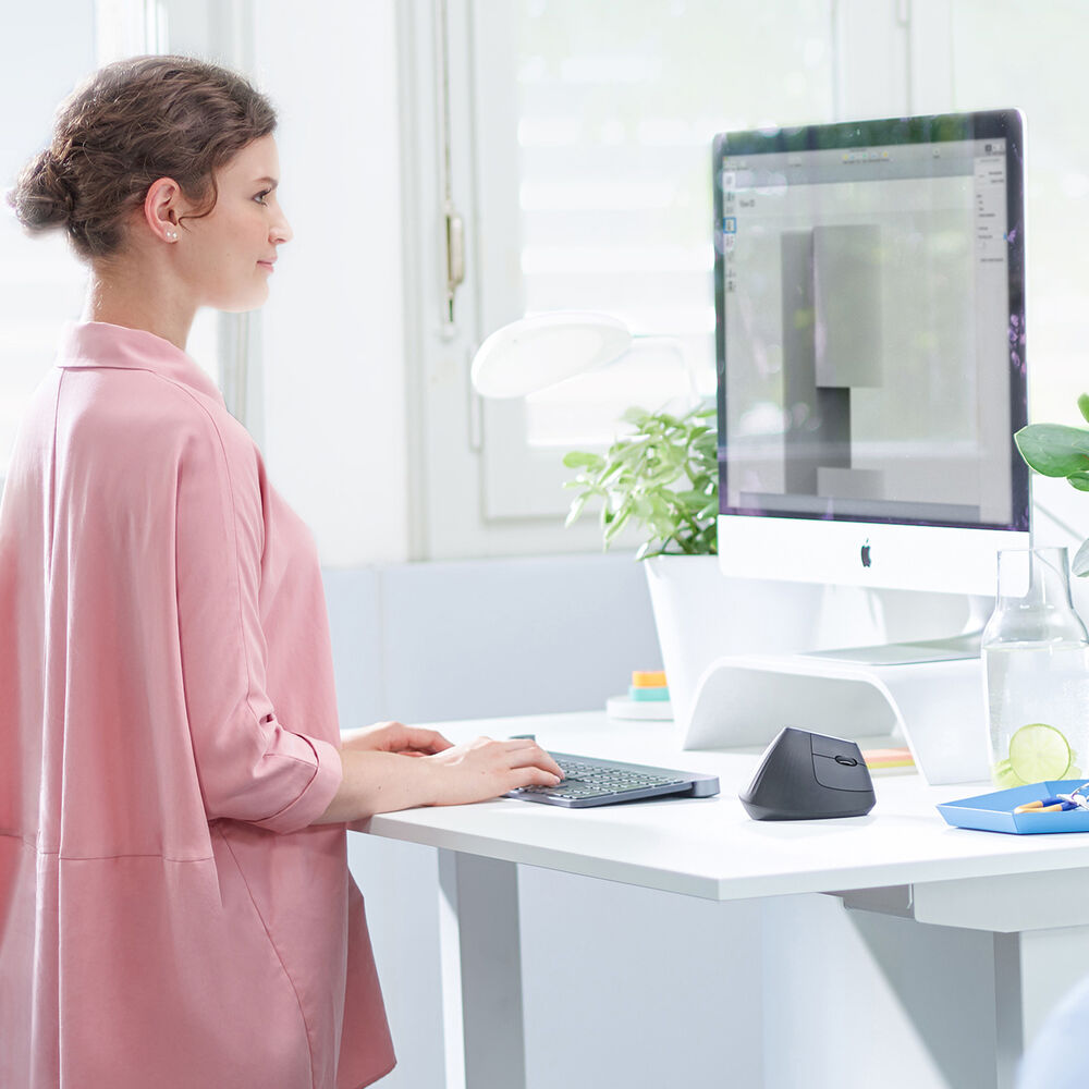 Logitech MX Vertical Gelişmiş Ergonomik Mouse (Siyah)