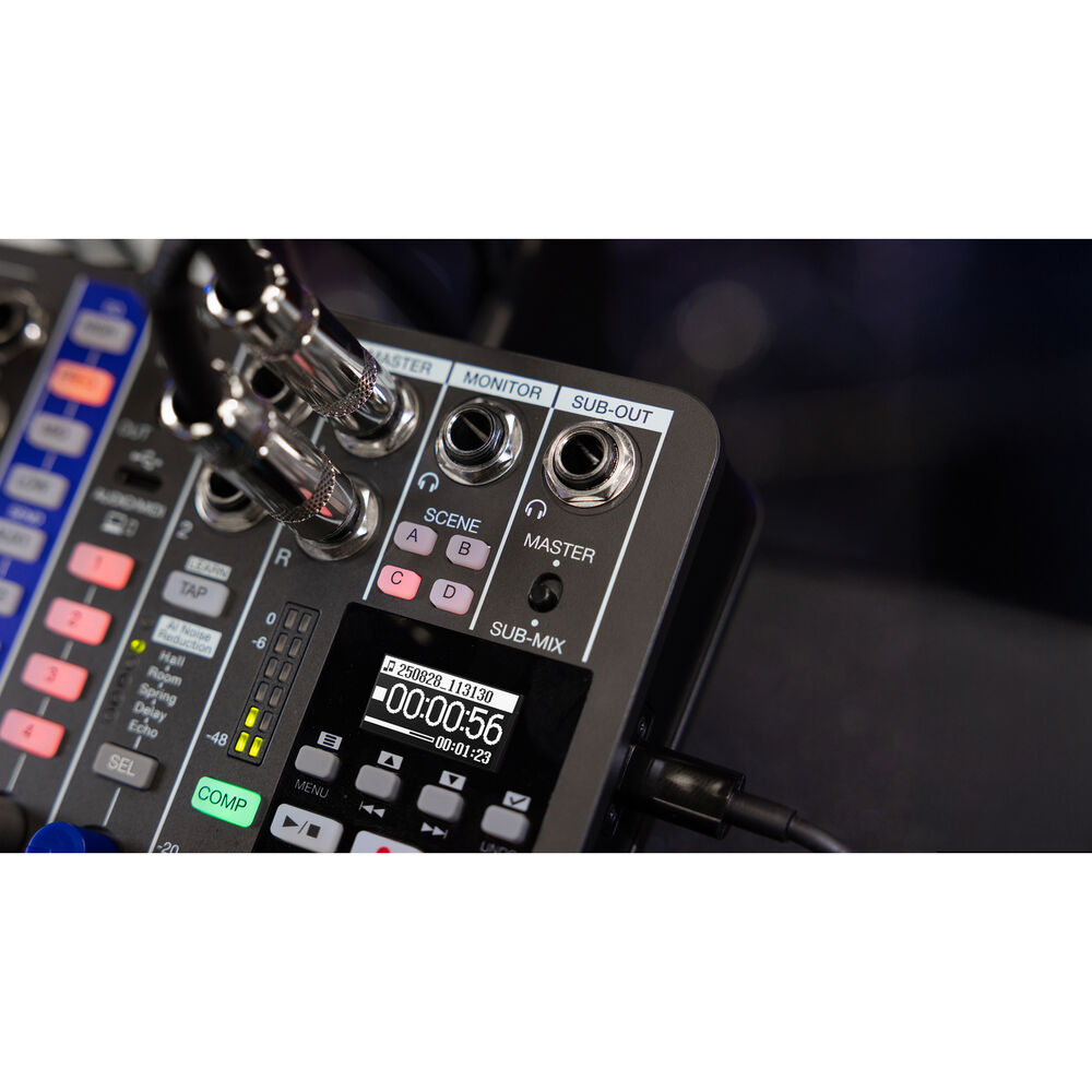 Zoom LiveTrak L6max 12 Kanallı Mixer & Multitrack Kayıt Cihazı