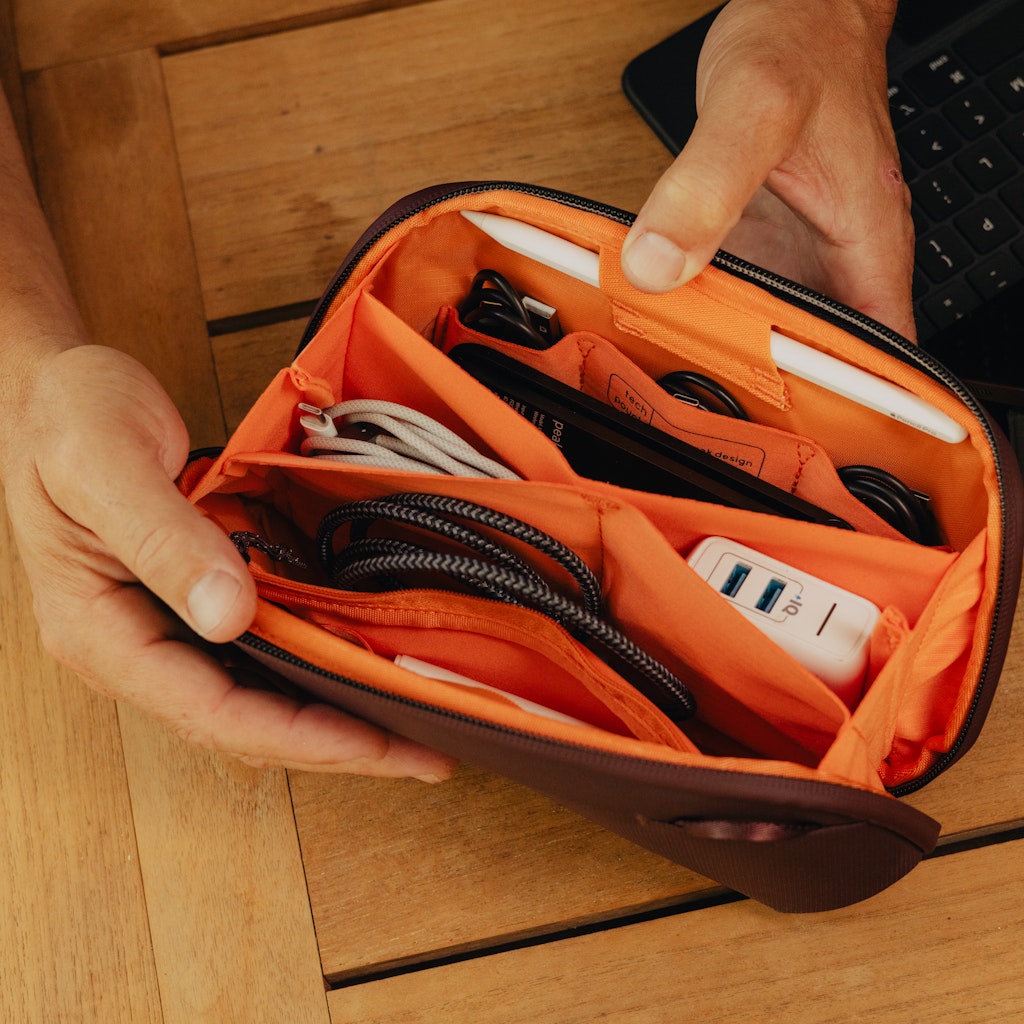 Tech Pouch Small Teknoloji Aksesuar Çantası - Eclipse