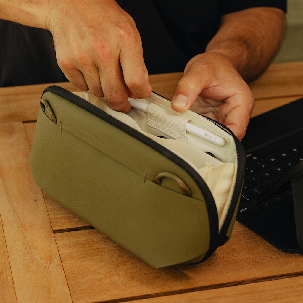 Tech Pouch Small Teknoloji Aksesuar Çantası - Kelp