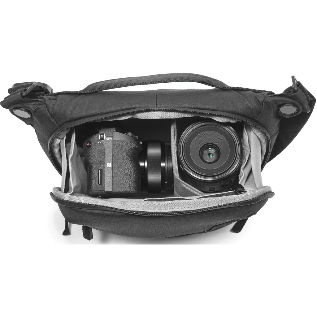 Everyday Sling 3L Fonksiyonel Omuz Çantası - Black