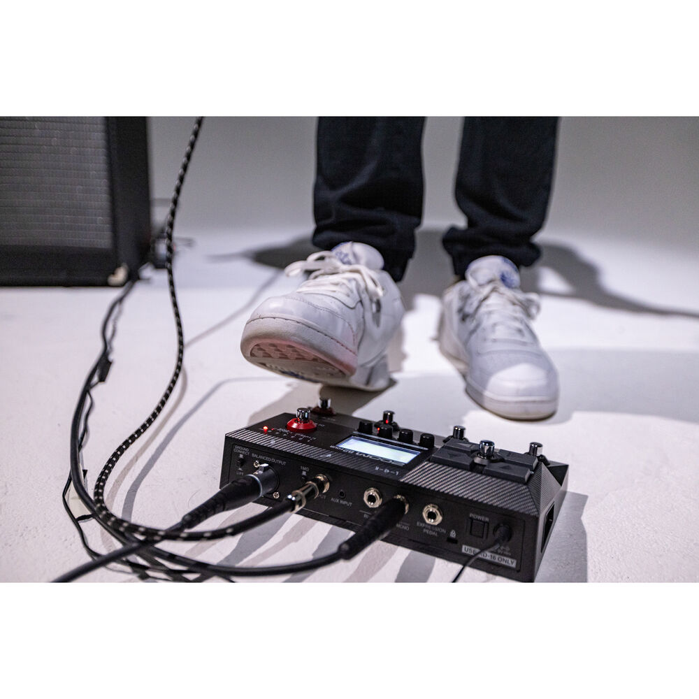 Zoom B2 Bass Multi-effects Processor