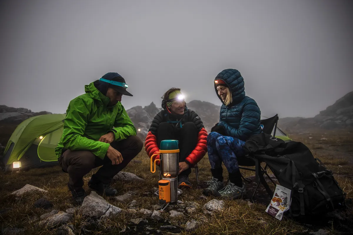 BioLite CampStove Complete Cook Kit Elektrik Üreten Odunlu Kamp Pişirme Seti