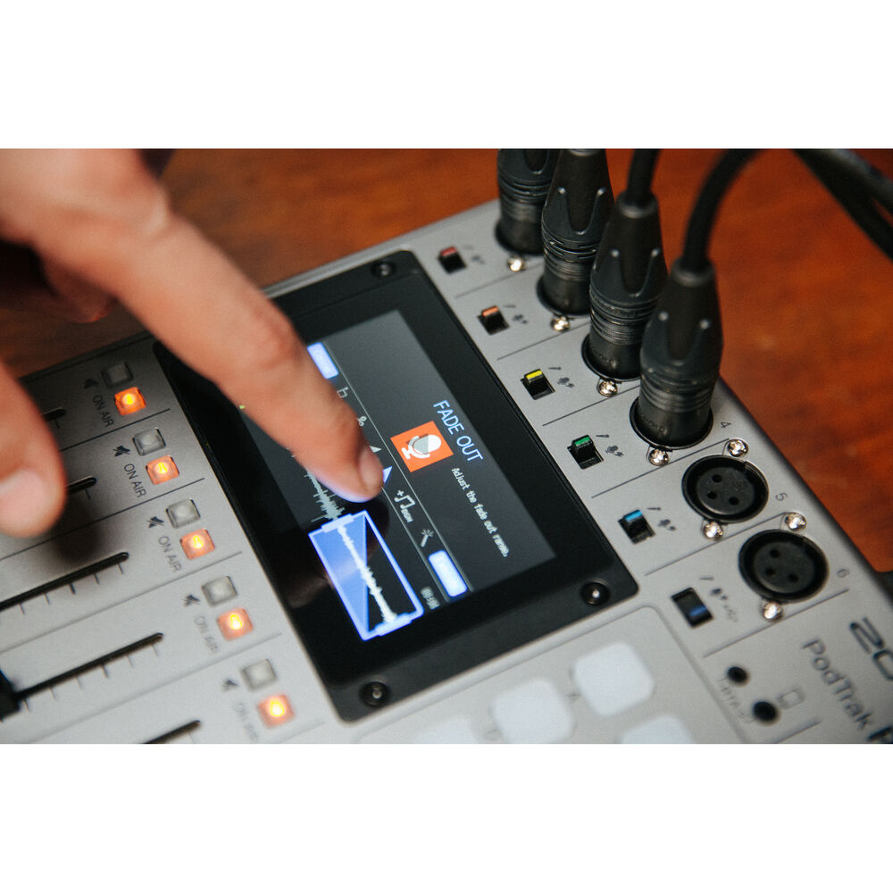 Zoom P8 Protrak 8 Kanal Podcast Mikseri