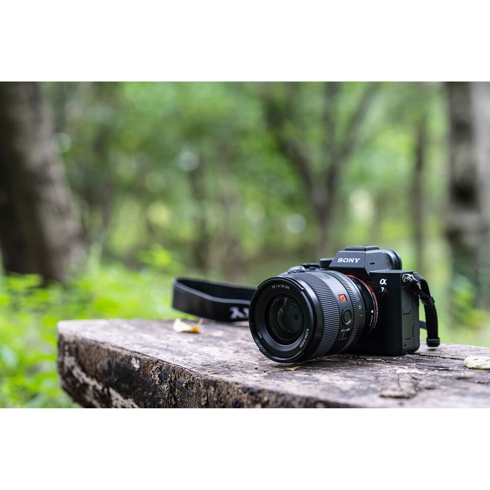 Sony FE 35mm f/1.4 GM Lens