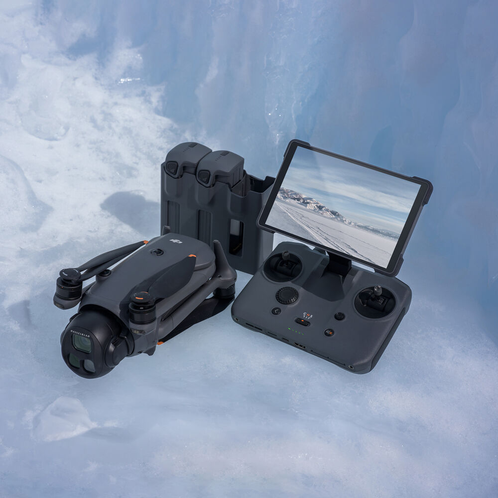 DJI Mavic 4 Pro Drone Creator Combo (DJI RC Pro 2, 512GB)