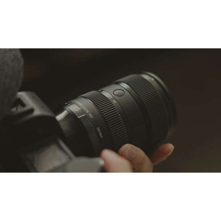 Sigma 17-40mm f/1.8 DC Art Lens (FUJIFILM X)
